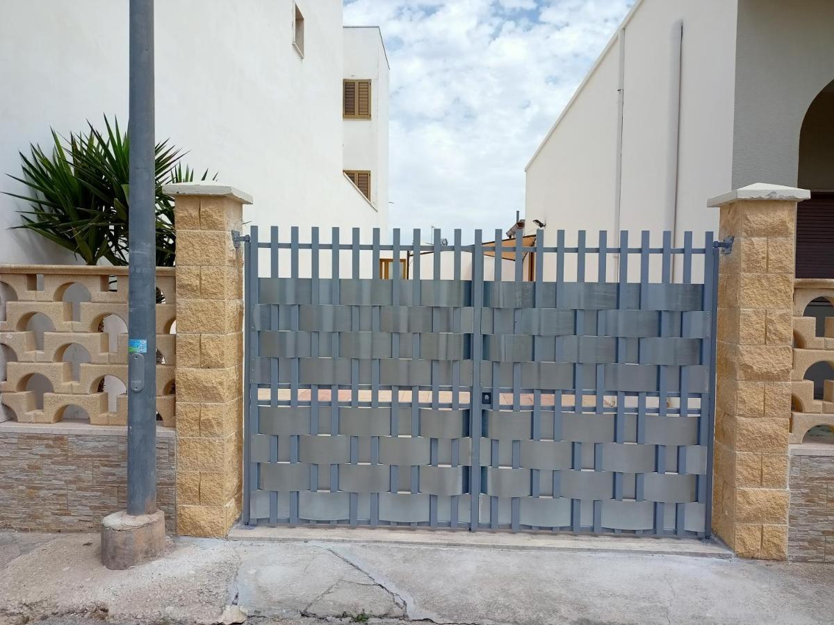 Casa Vacanze Da Lui' Torre Lapillo Exterior foto
